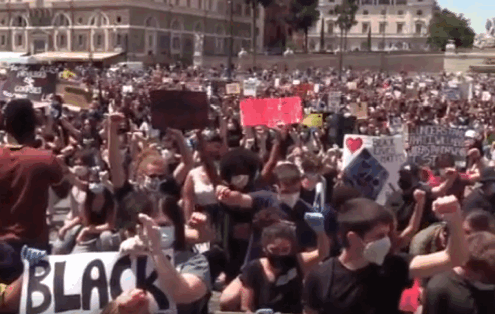 Na prvom protestu protiv rasizma u Rimu pojavilo se na hiljade ljudi